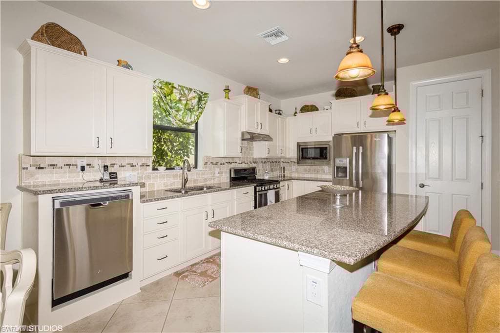 7248 Live Oak Dr, Naples, FL 34114-19