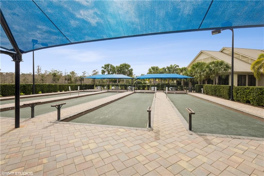 7248 Live Oak Dr, Naples, FL 34114-37