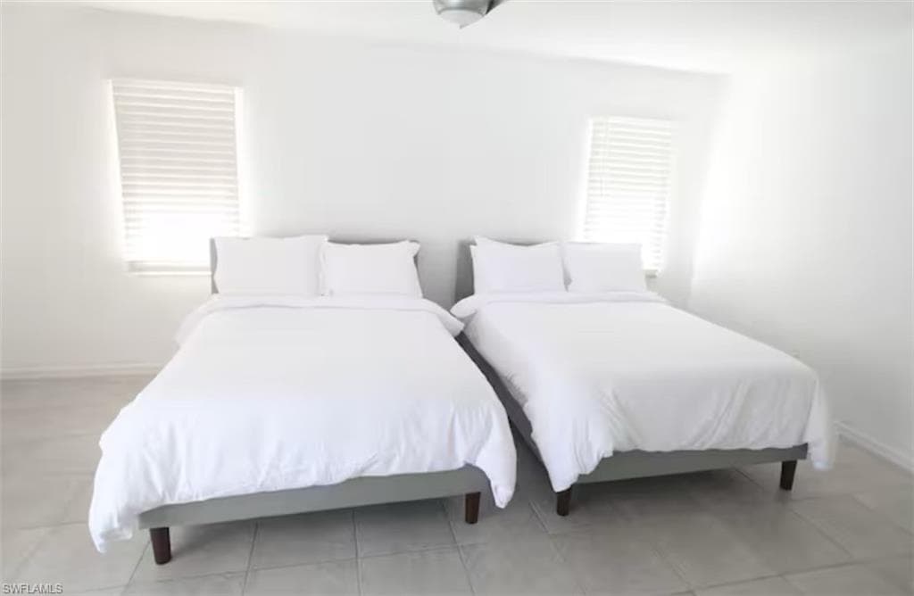 2861 23rd Pl, Cape Coral, FL 33914-24