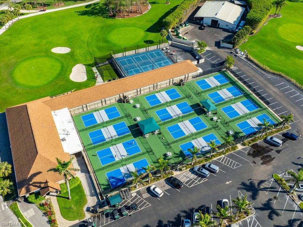 255 Palm Dr 255-2, Naples, FL 34112-23