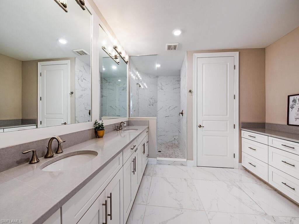 16370 Viansa Way 102, Naples, FL 34110-13