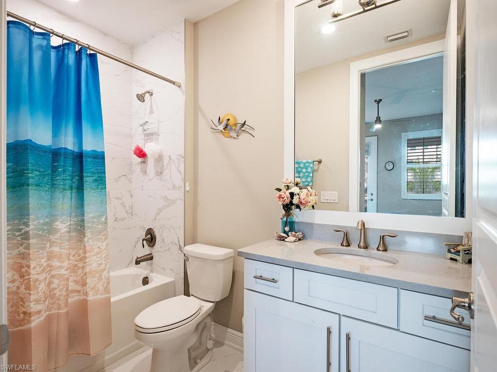 16370 Viansa Way 102, Naples, FL 34110-17