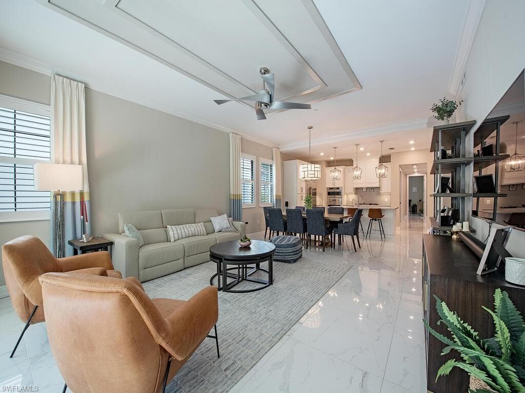 16370 Viansa Way 102, Naples, FL 34110-4