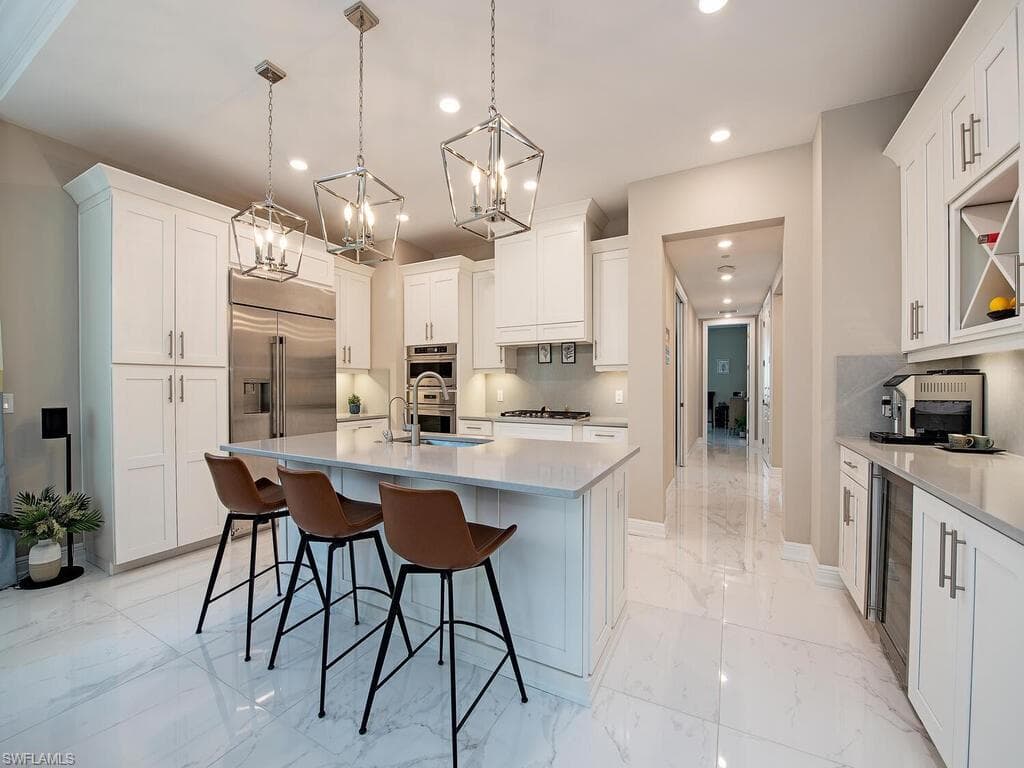 16370 Viansa Way 102, Naples, FL 34110-5