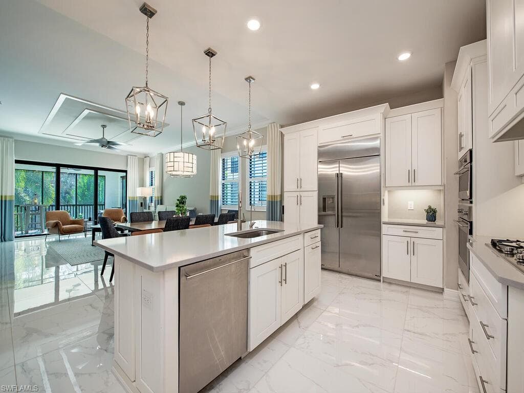 16370 Viansa Way 102, Naples, FL 34110-7