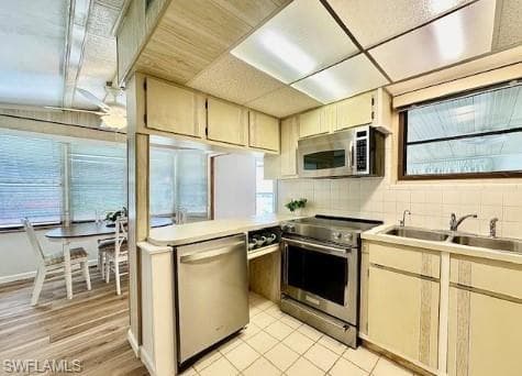 5 Bass Ln 5, Naples, FL 34114-15