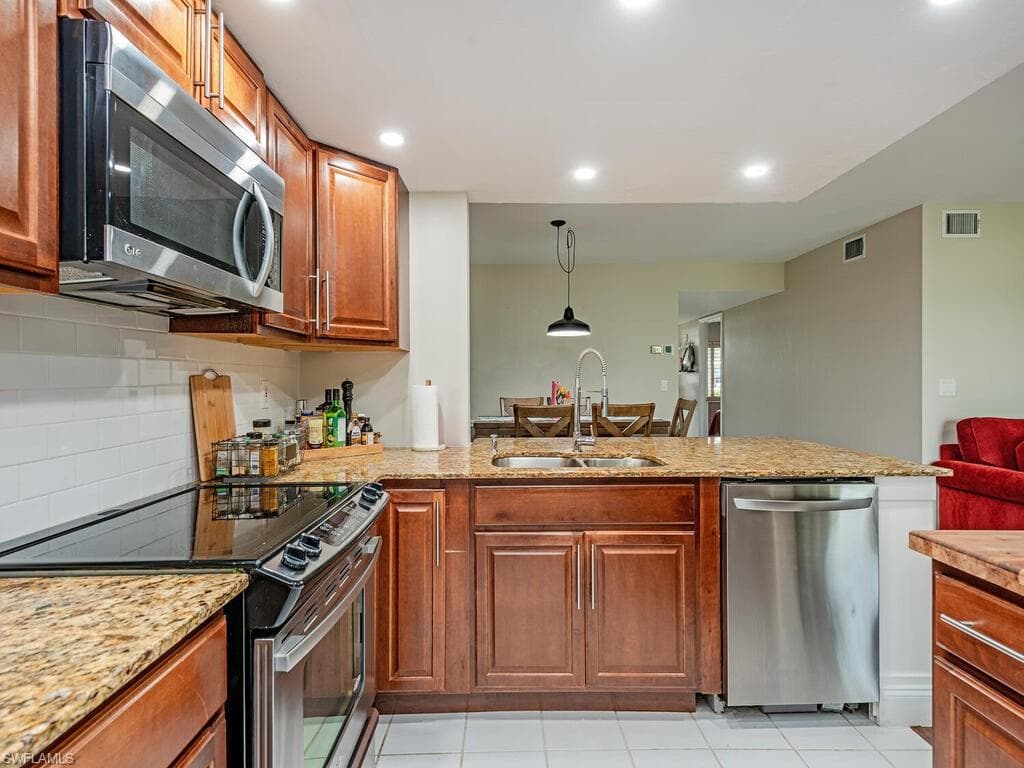 7360 Glenmoor Ln 4108, Naples, FL 34104-6