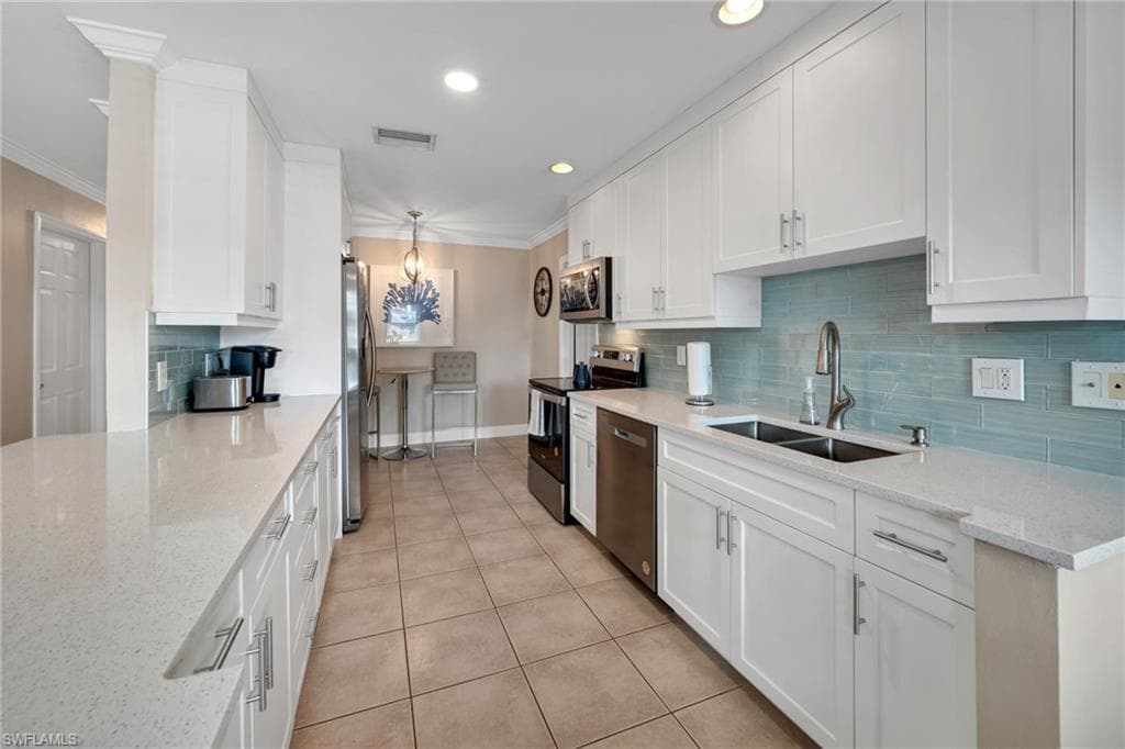 759 102nd Ave N, Naples, FL 34108-11
