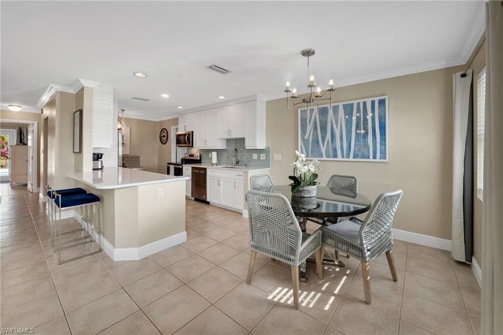 759 102nd Ave N, Naples, FL 34108-14