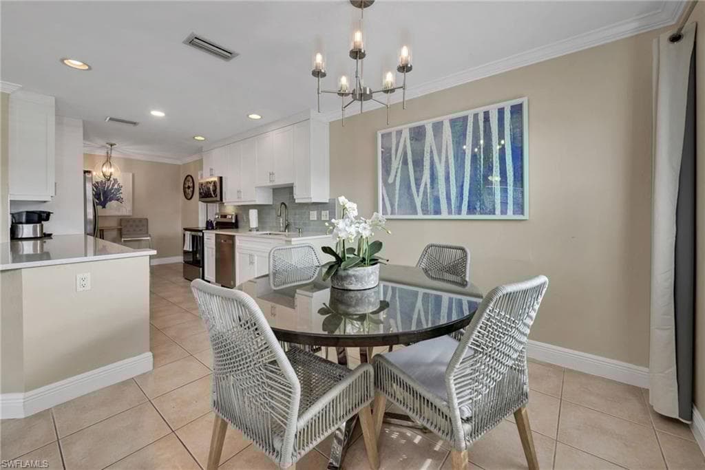 759 102nd Ave N, Naples, FL 34108-15