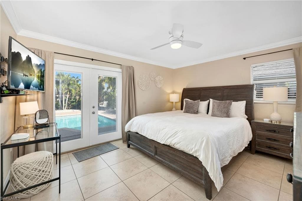 759 102nd Ave N, Naples, FL 34108-16