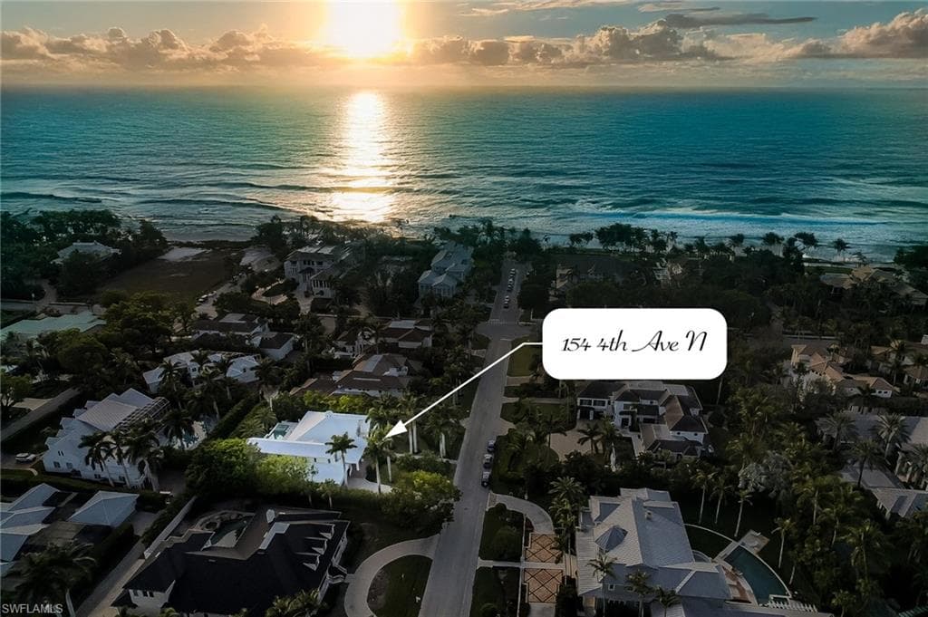 154 4th Ave N, Naples, FL 34102-7