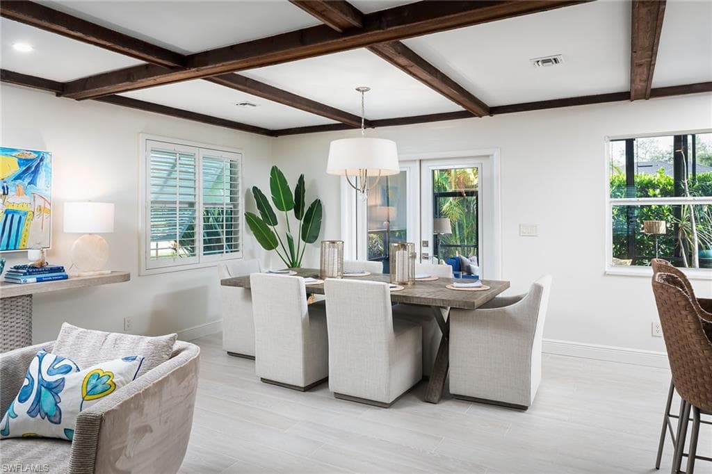 9602 Vanderbilt Dr, Naples, FL 34108-13