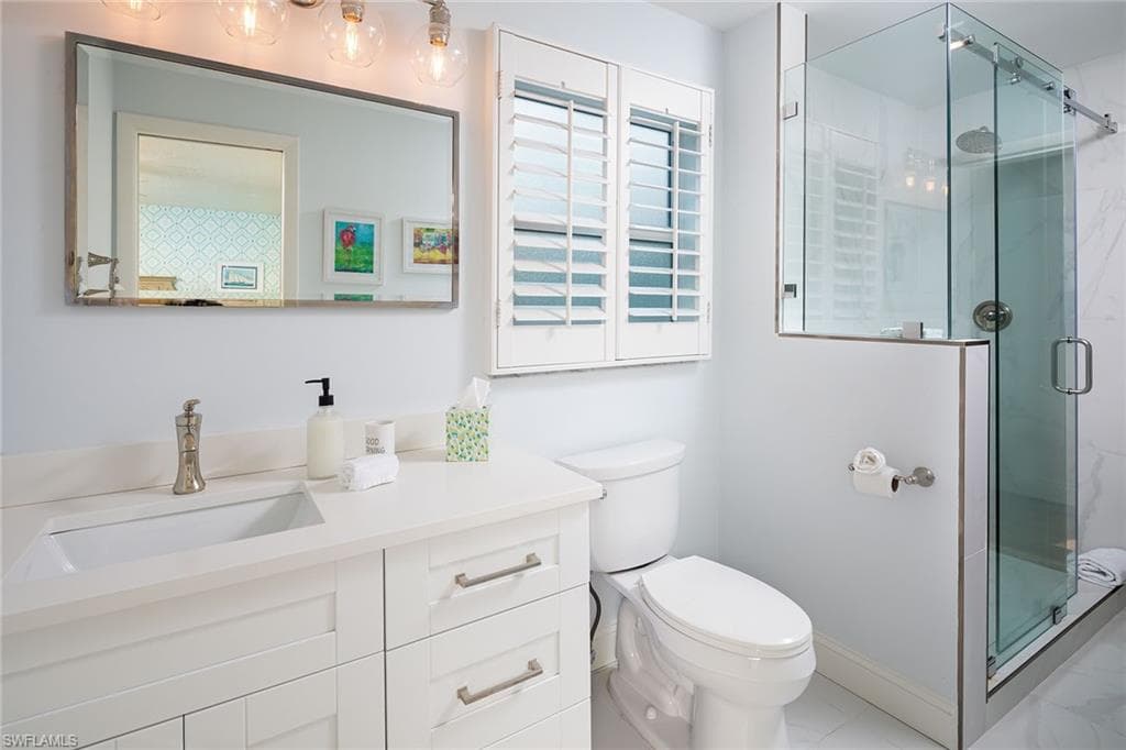 9602 Vanderbilt Dr, Naples, FL 34108-25