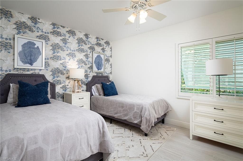 9602 Vanderbilt Dr, Naples, FL 34108-26