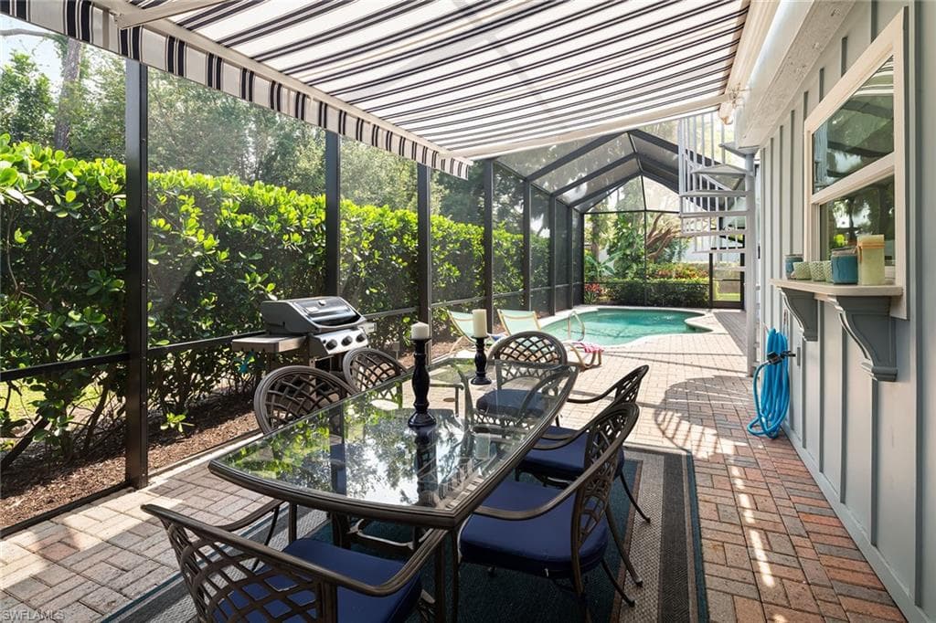 9602 Vanderbilt Dr, Naples, FL 34108-31