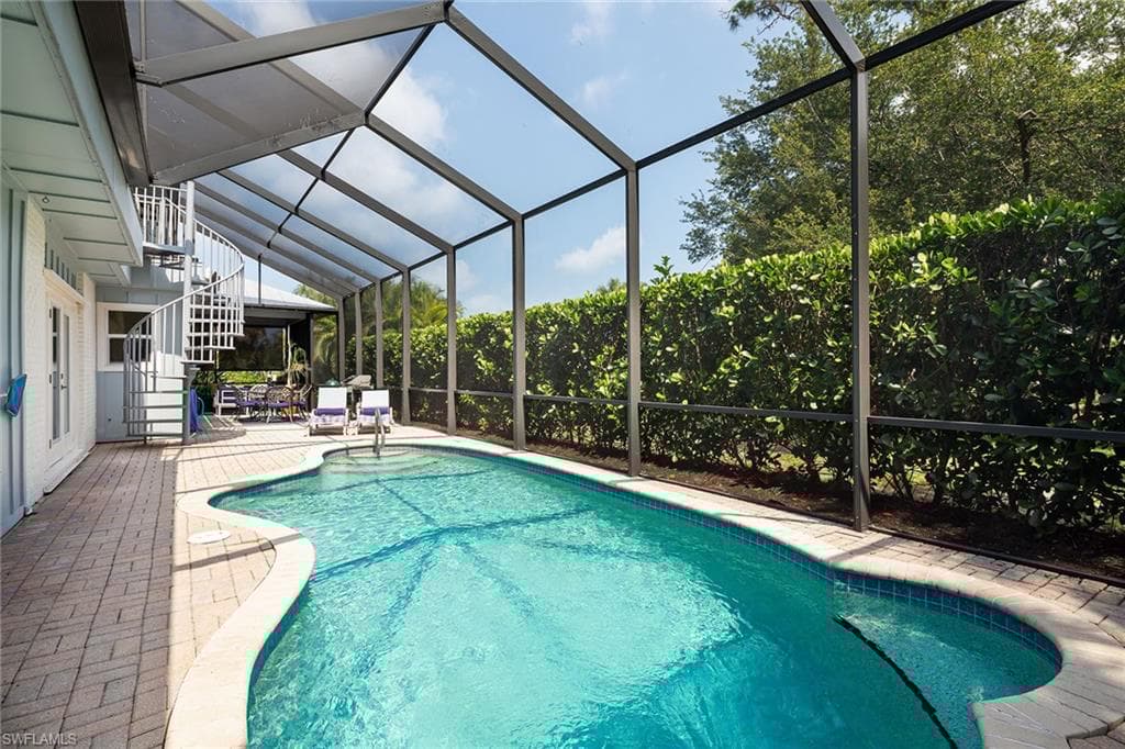 9602 Vanderbilt Dr, Naples, FL 34108-33
