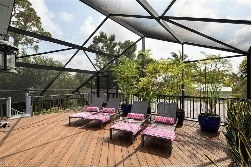 9602 Vanderbilt Dr, Naples, FL 34108-8