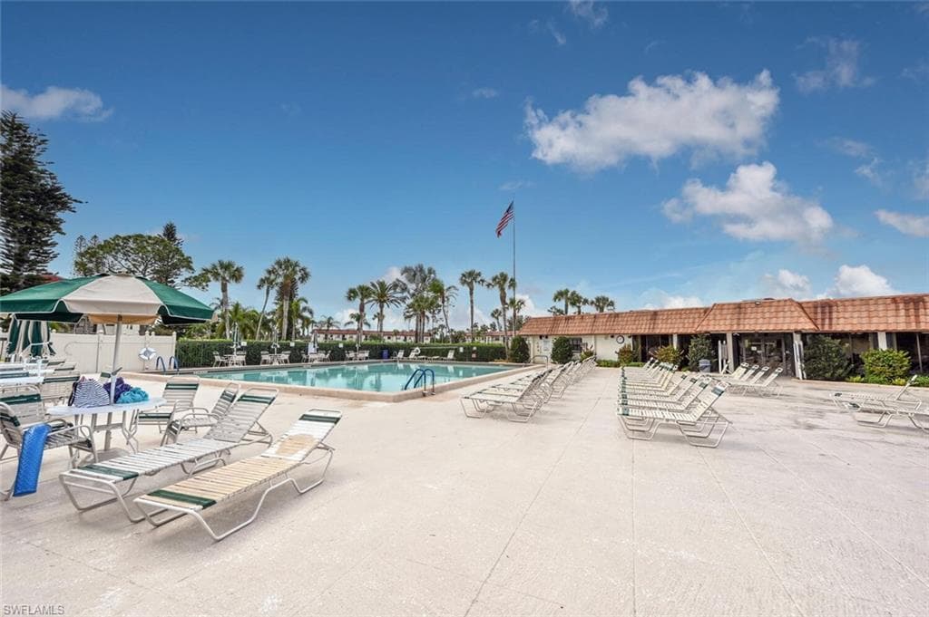 4345 27th Ct SW 6-201, Naples, FL 34116-26
