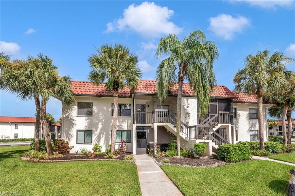 4345 27th Ct SW 6-201, Naples, FL 34116-2