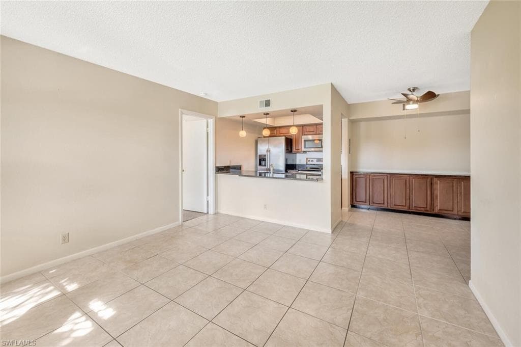 4345 27th Ct SW 6-201, Naples, FL 34116-7