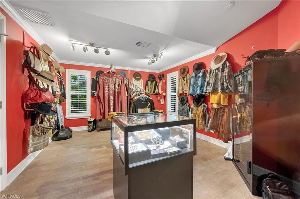 2347 Coach House Ln, Naples, FL 34105-11