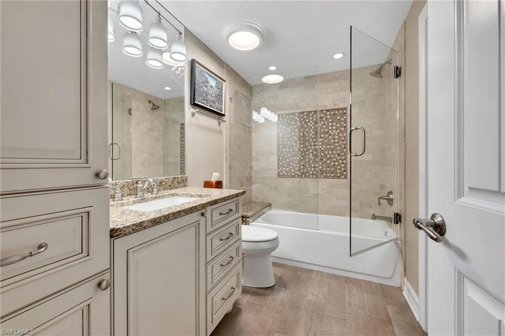 2347 Coach House Ln, Naples, FL 34105-13