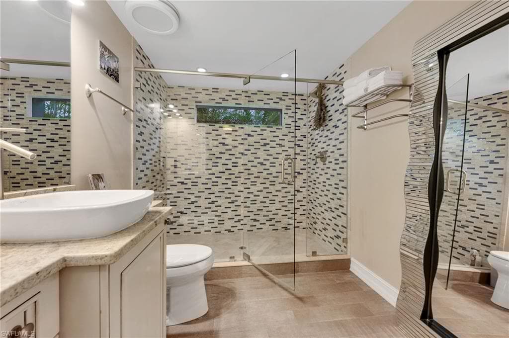 2347 Coach House Ln, Naples, FL 34105-14