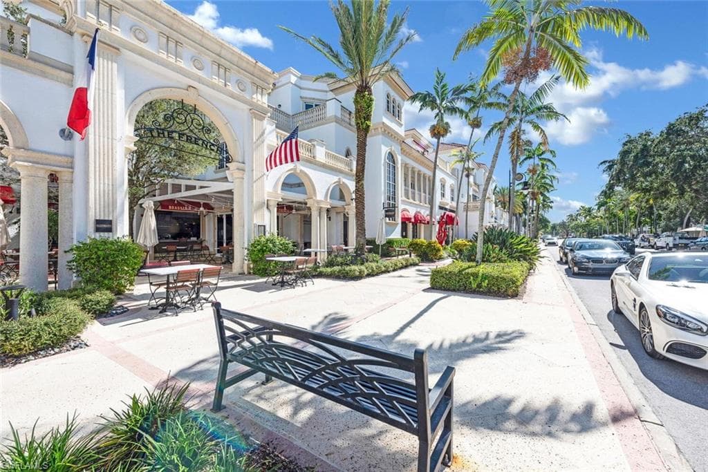 2347 Coach House Ln, Naples, FL 34105-20