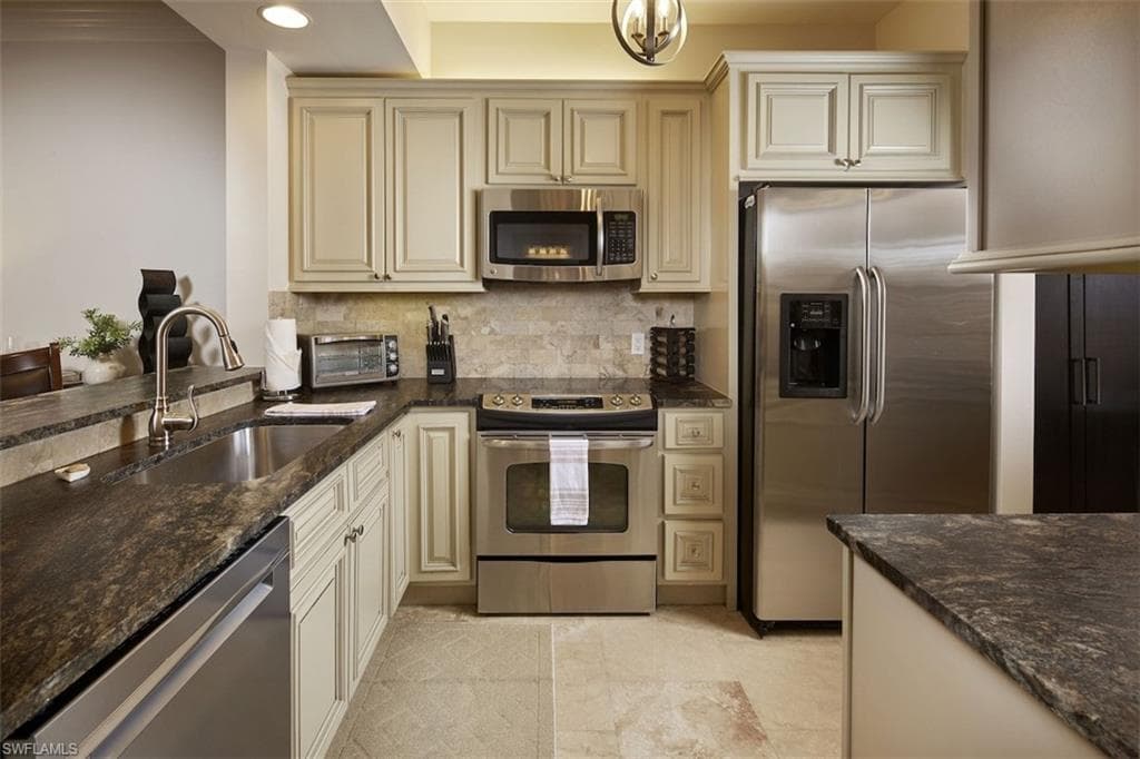 401 Bayfront Pl 3202, Naples, FL 34102-8