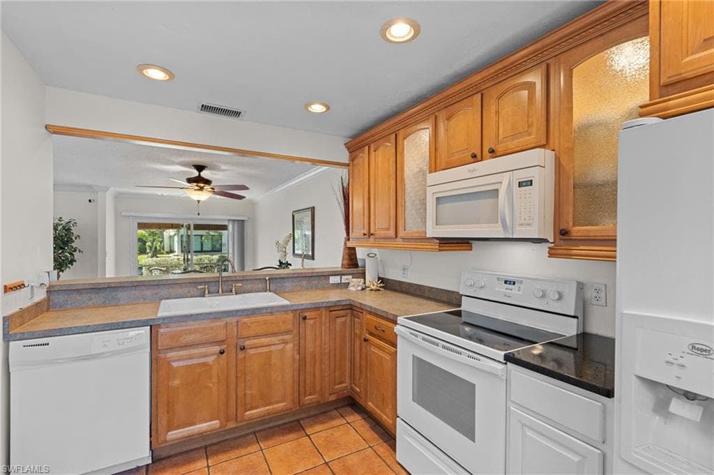 4263 Island Cir 3, Fort Myers, FL 33919-10