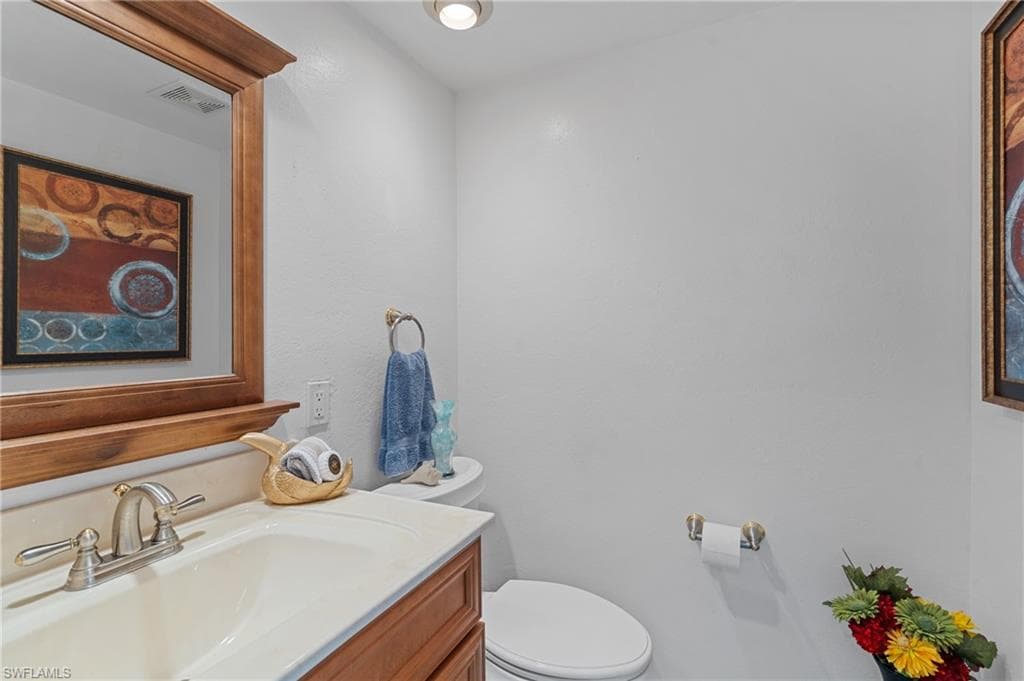 4263 Island Cir 3, Fort Myers, FL 33919-13