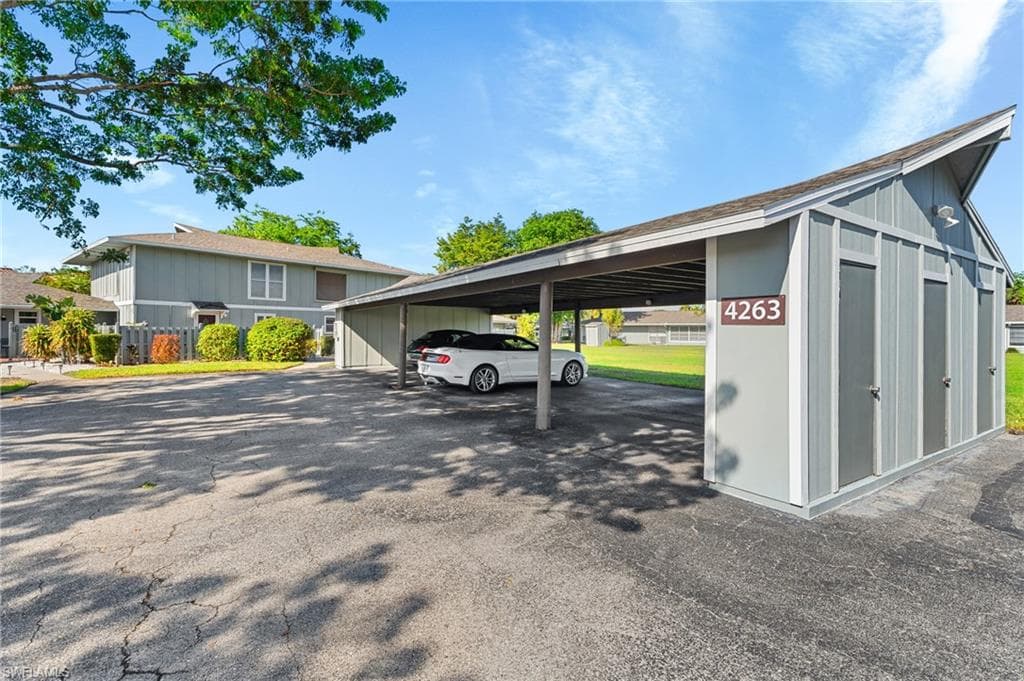 4263 Island Cir 3, Fort Myers, FL 33919-29