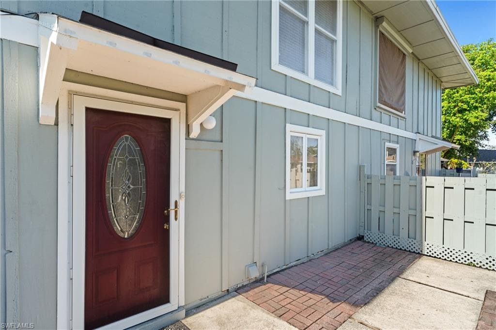 4263 Island Cir 3, Fort Myers, FL 33919-30
