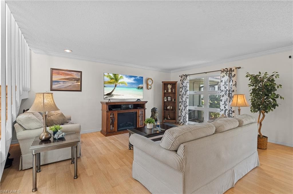 4263 Island Cir 3, Fort Myers, FL 33919-2