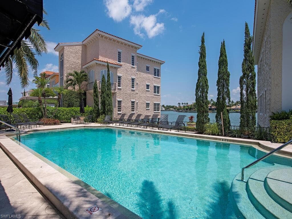 4000 Gulf Shore Blvd N 2000, Naples, FL 34103-16