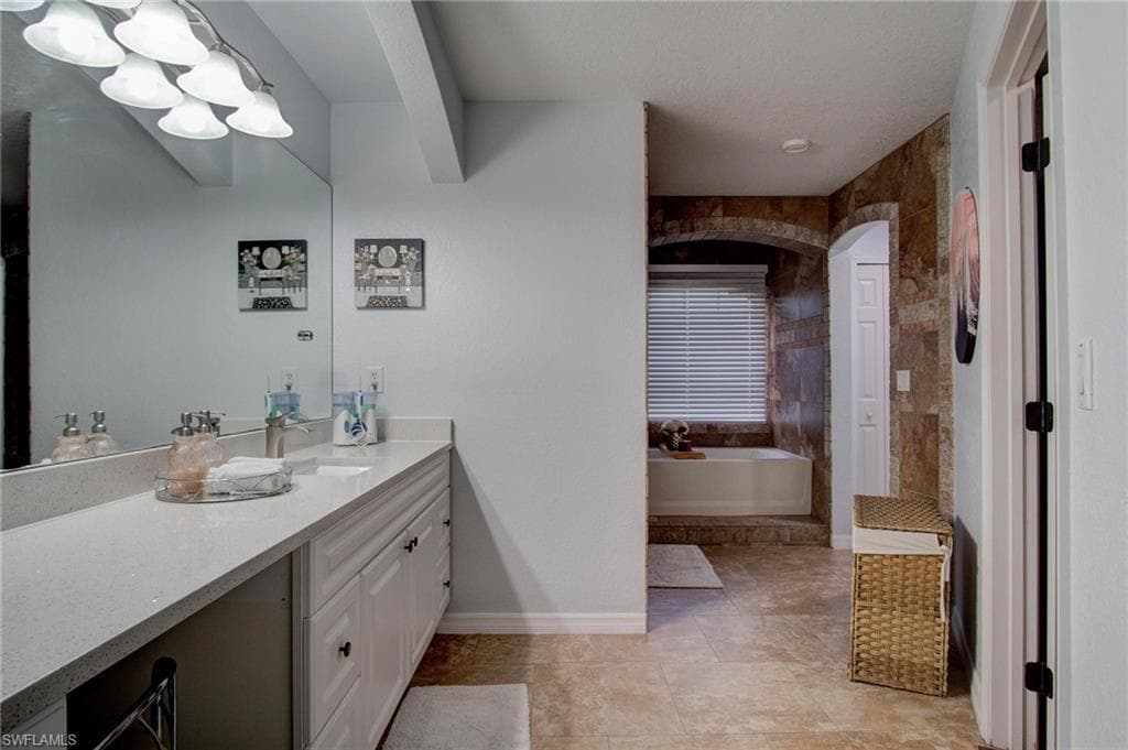 1885 Desoto Blvd N, Naples, FL 34120-13
