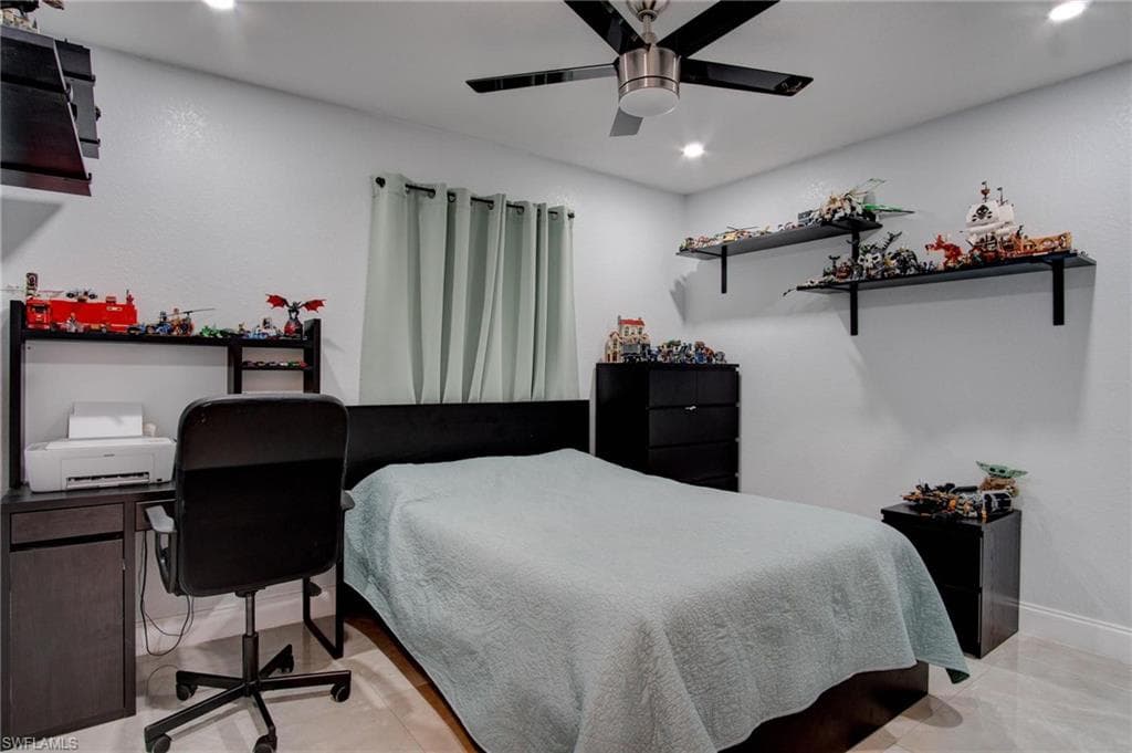 1885 Desoto Blvd N, Naples, FL 34120-19