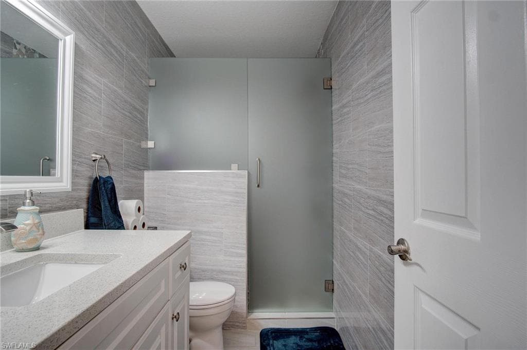 1885 Desoto Blvd N, Naples, FL 34120-20