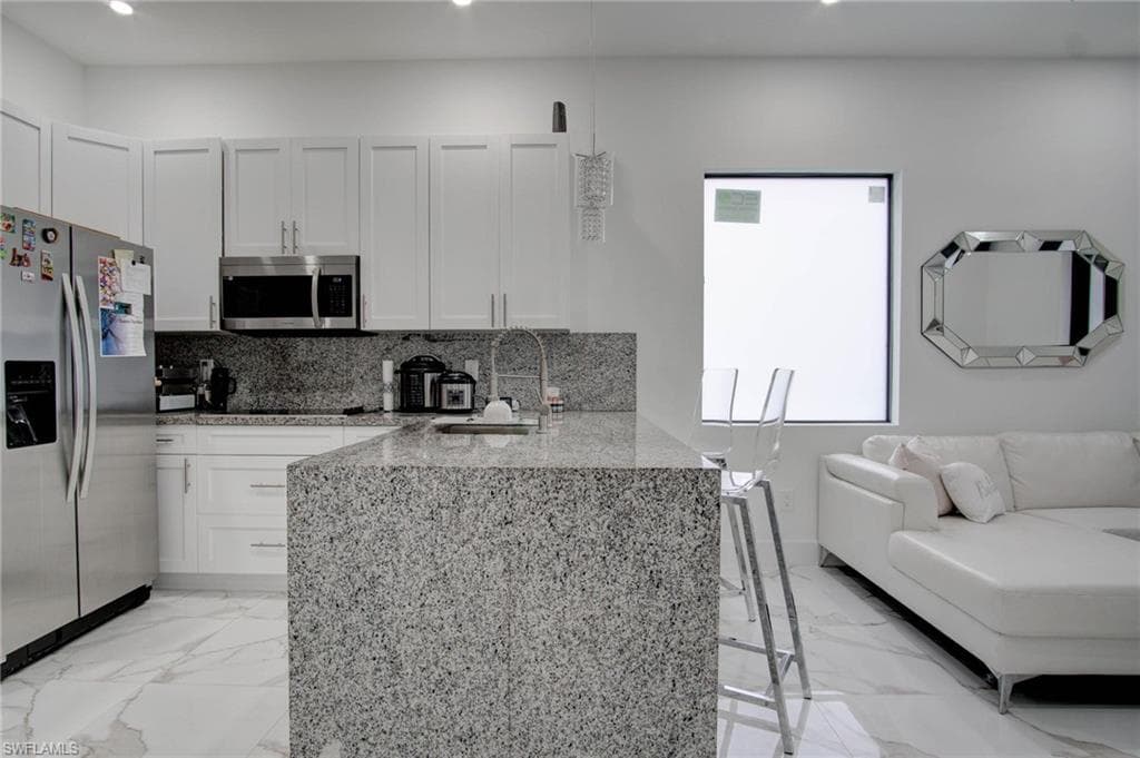 1885 Desoto Blvd N, Naples, FL 34120-22