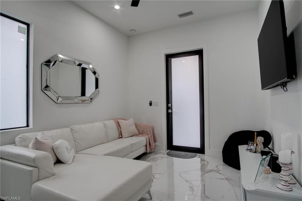 1885 Desoto Blvd N, Naples, FL 34120-27