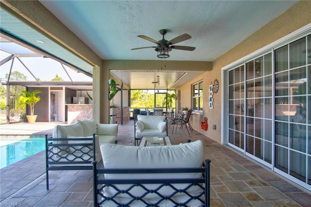1885 Desoto Blvd N, Naples, FL 34120-5