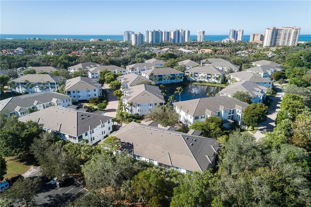 790 Bentwater Cir 203, Naples, FL 34108-17