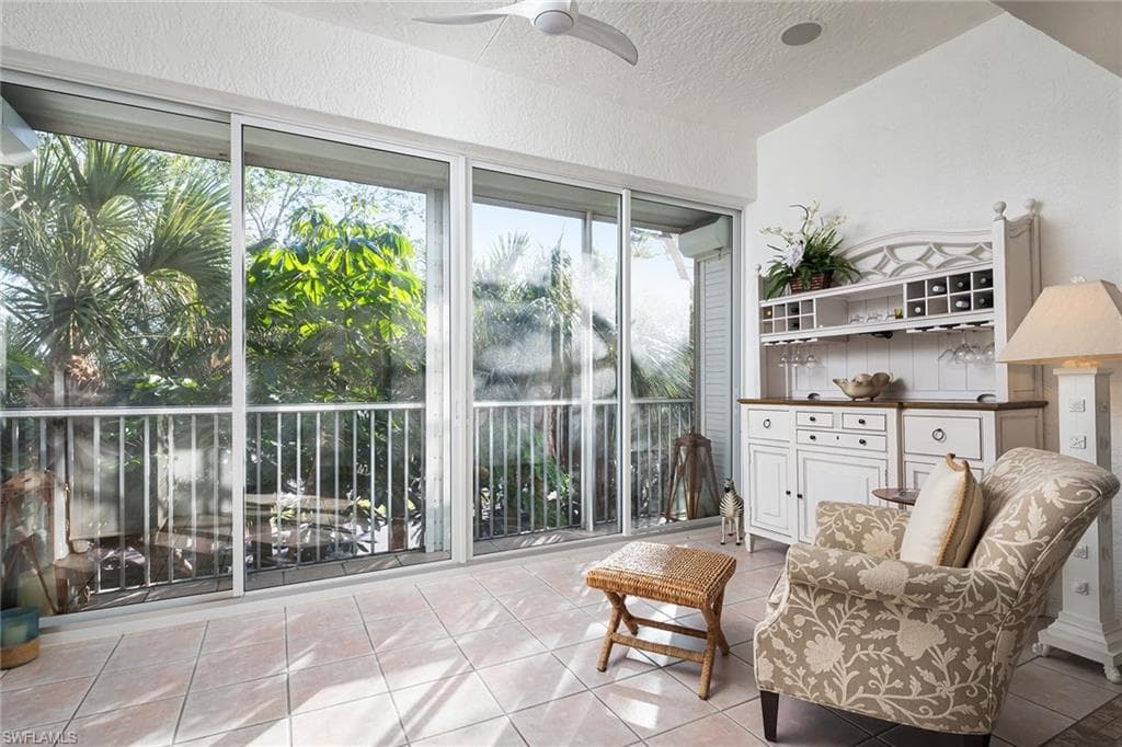 790 Bentwater Cir 203, Naples, FL 34108-6