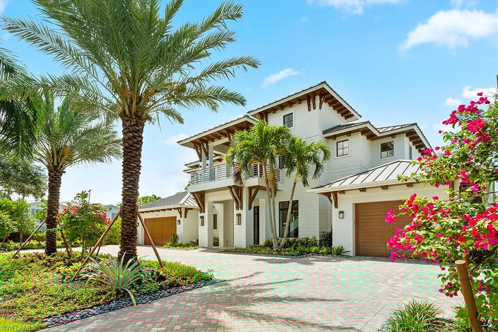 774 Golf Dr, Naples, FL 34102-1