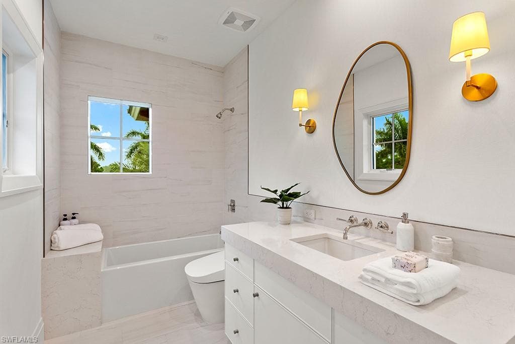 774 Golf Dr, Naples, FL 34102-37