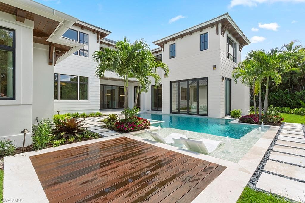 774 Golf Dr, Naples, FL 34102-40