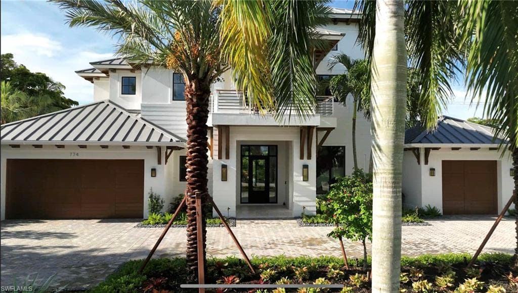 774 Golf Dr, Naples, FL 34102-43