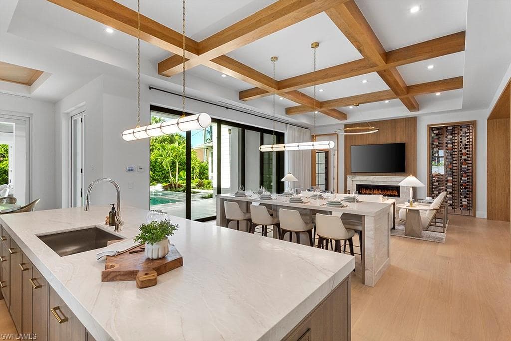 774 Golf Dr, Naples, FL 34102-8