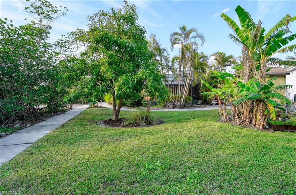 27285 Belle Rio Dr, Bonita Springs, FL 34135-23